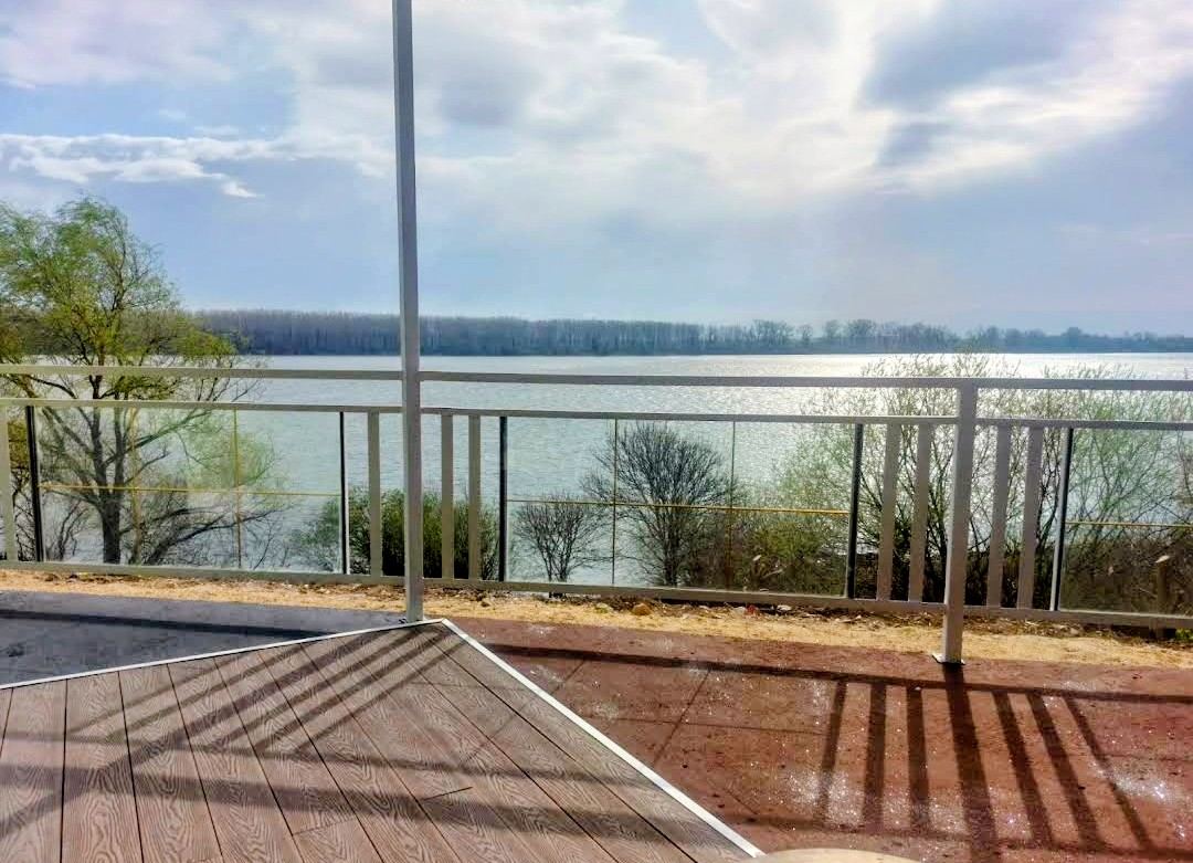 Terrasse am Fluss